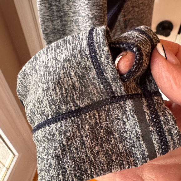 Athleta women’s Running Pullover with 1/2 zip front & mock neck- Gray and Navy - Picture 6 of 11
